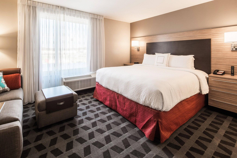 Bedroom 3, TownePlace Suites Cleveland, Bradley