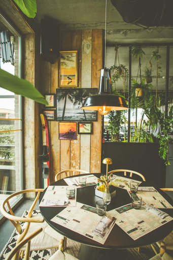 Food & Drinks 2, Lakeside Paradise Sport Hostel, West-Vlaanderen