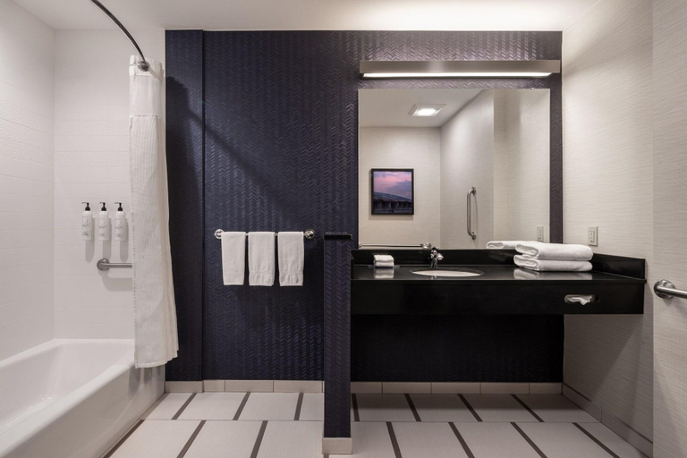 Bathroom 4, Fairfield Inn & Suites Akron Fairlawn, Summit
