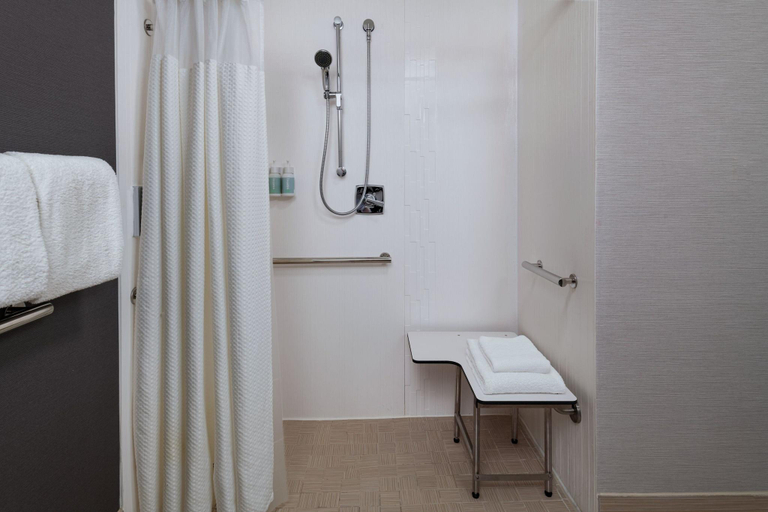 Bathroom 5, Courtyard by Marriott Fort Worth University Drive, Fort Worth