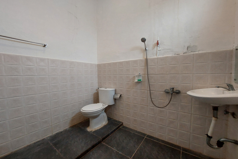 Bathroom 6