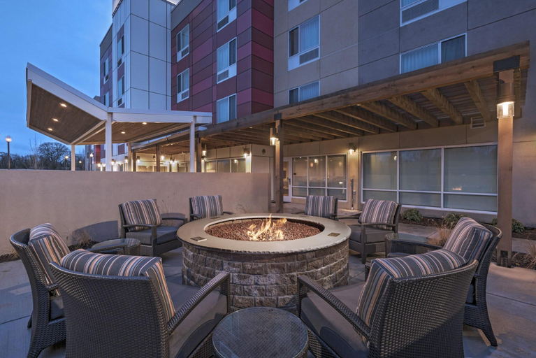 Food & Drinks 1, TownePlace Suites Tacoma Lakewood, Pierce