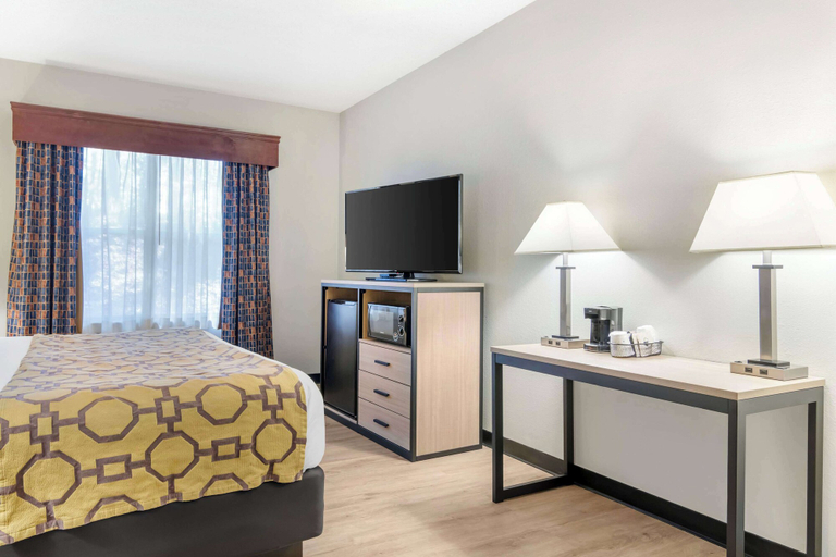 Bedroom 2, Baymont by Wyndham Kennesaw, Cobb