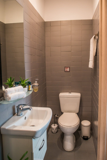 Bathroom 5, Athens Gem, Attica
