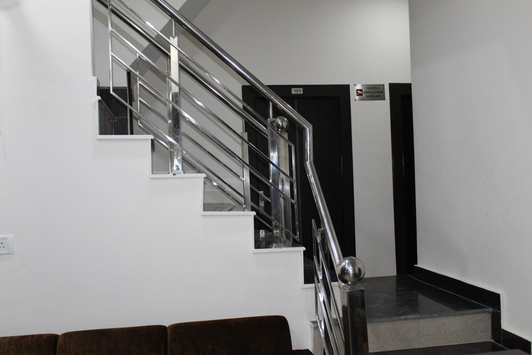Public Area 3, Hotel Gopal, Hardwar