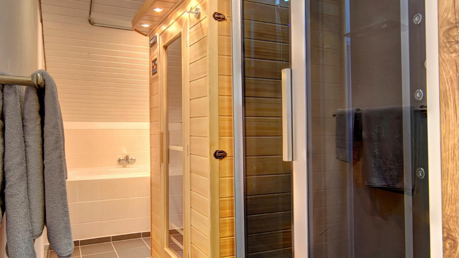 Bathroom 4, Suit' & Fruhstuck Zum Latschen - Adults Only, Freyung-Grafenau