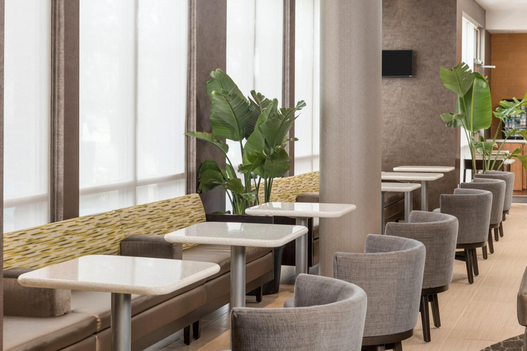 Food & Drinks 5, SpringHill Suites Lafayette South at River Ranch, Lafayette