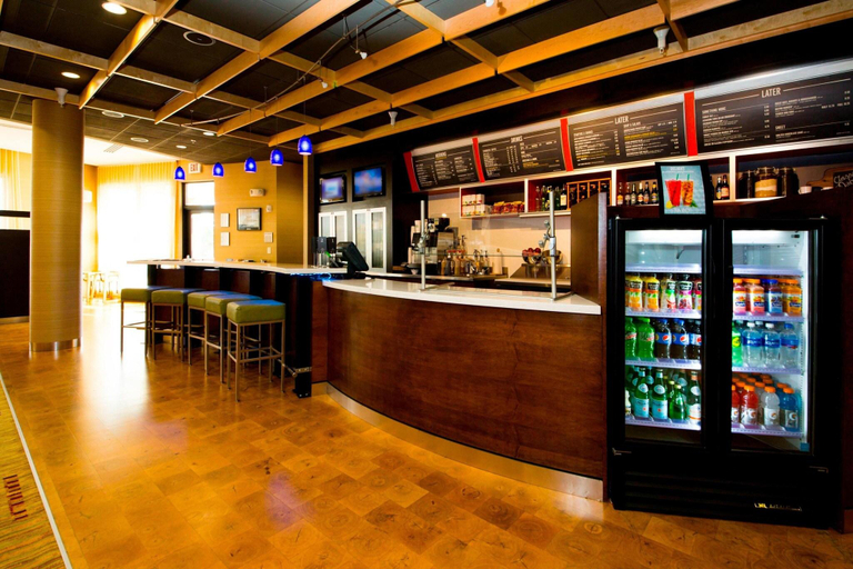 Food & Drinks 5, Courtyard Warner Robins, Houston