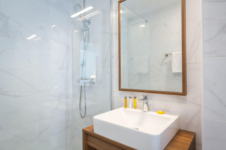 Bedroom 3, SOWELL HOTELS La Plage, Var