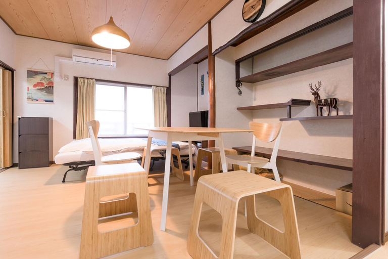 Others 3, Happy House, Osaka