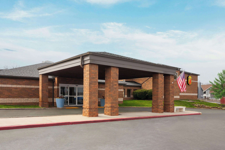 Exterior & Views 2, Super 8 by Wyndham Copley Akron, Summit