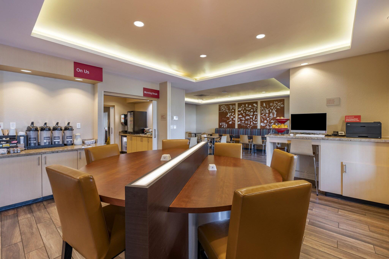 Food & Drinks 5, TownePlace Suites Vincennes, Knox