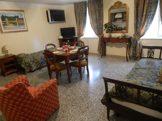 Others 5, Il Campanile Suites, Pisa