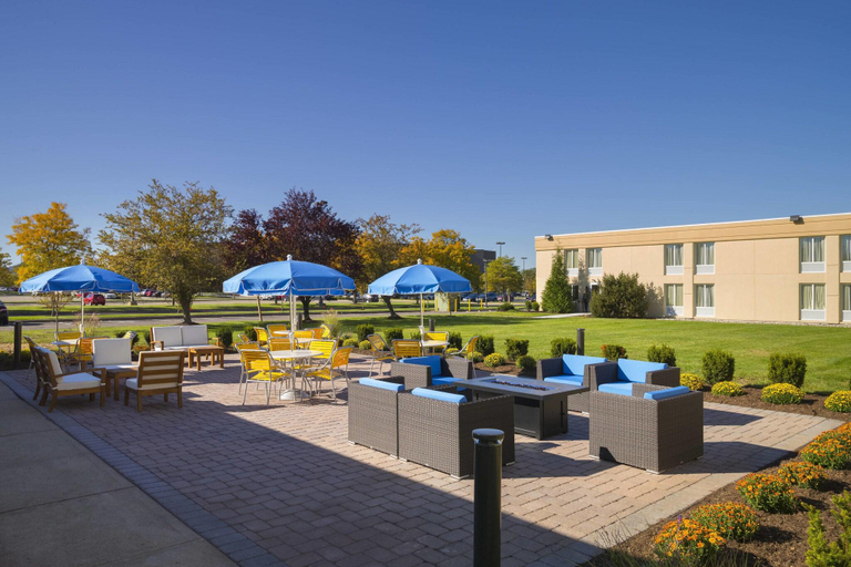 Food & Drinks 5, Fairfield Inn & Suites Paramus, Bergen