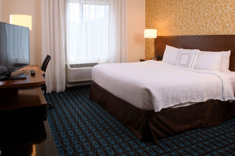 Bedroom 3, Fairfield Inn & Suites Richmond Ashland, Hanover