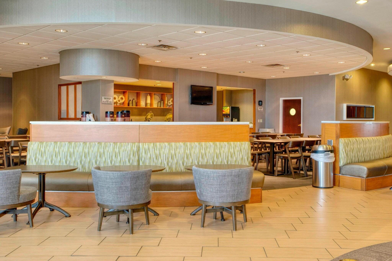Food & Drinks 5, SpringHill Suites Lawrence Downtown, Douglas