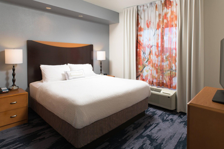 Bedroom 3, Fairfield Inn & Suites Chattanooga I-24, Hamilton