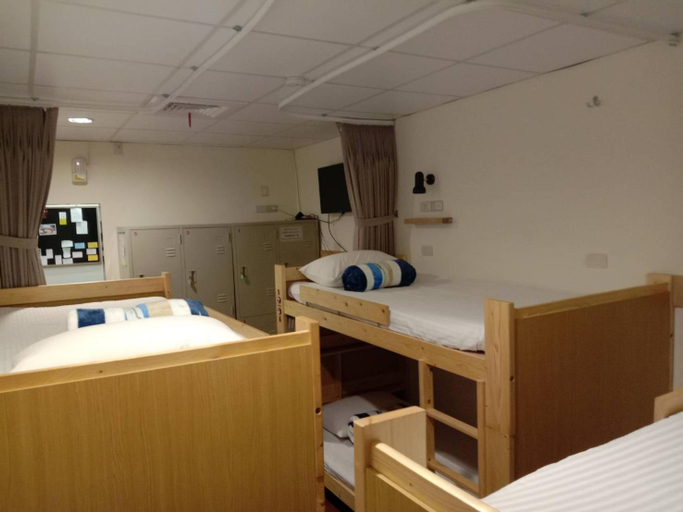 Bedroom 2, Temple Side Hostel, Tainan