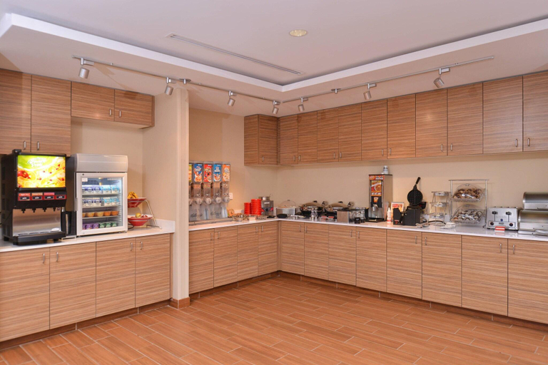 Food & Drinks 5, TownePlace Suites Gillette, Campbell