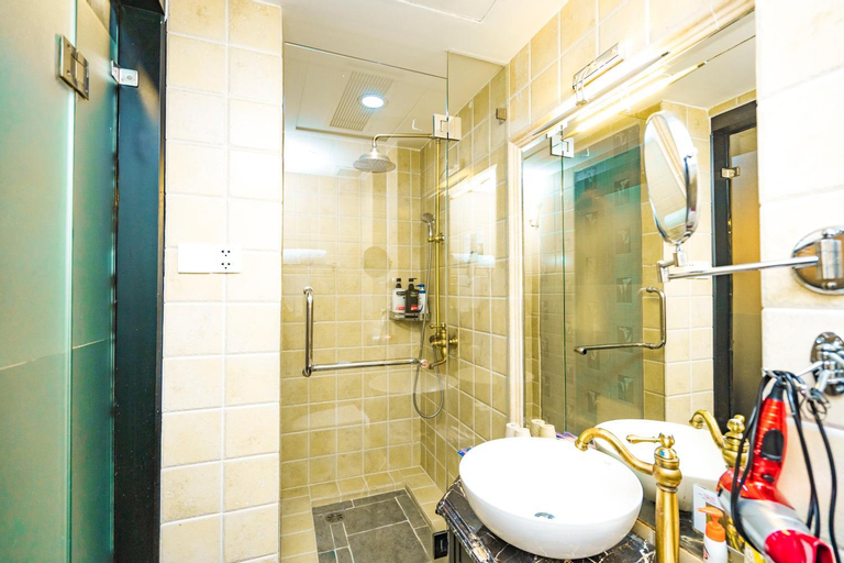 Bathroom 12