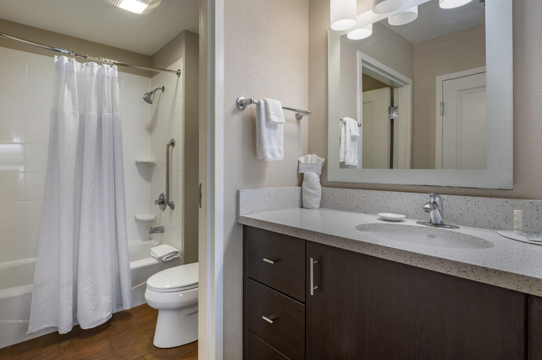 Bathroom 4, TownePlace Suites Vincennes, Knox