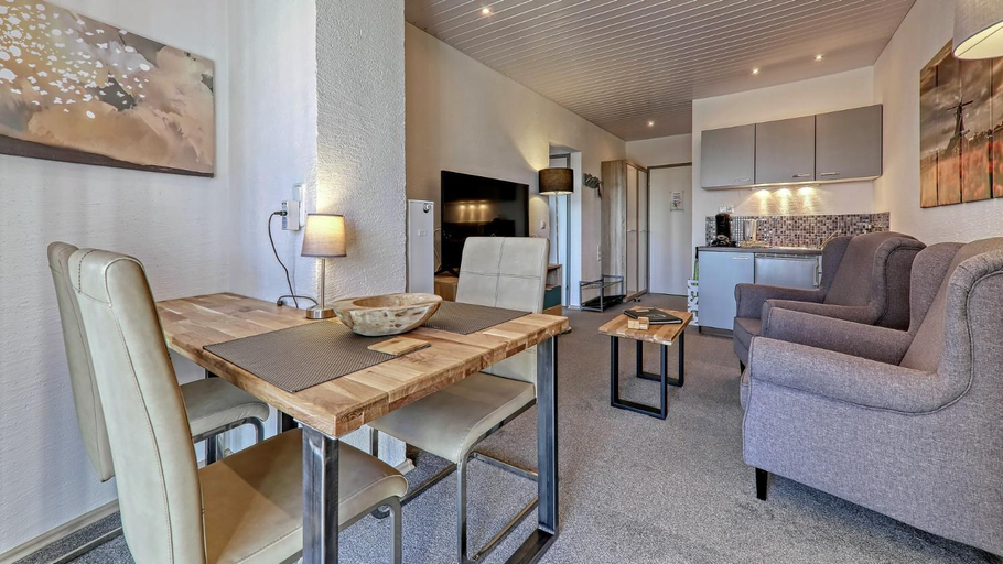 Dining Room 7
