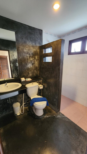 Bathroom 3, Panupong Hotel, Ko Samui