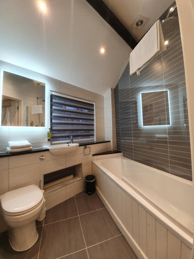 Bathroom 3, The Castle Hotel, Shropshire
