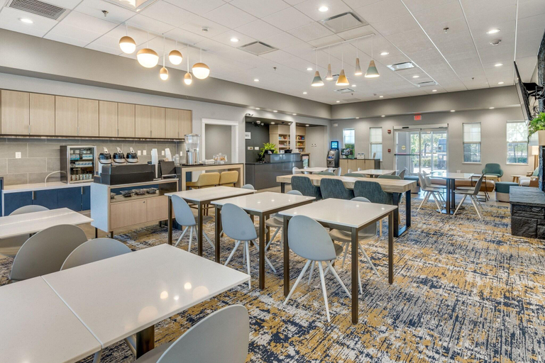 Food & Drinks 5, Towneplace Suites Arlington, Arlington