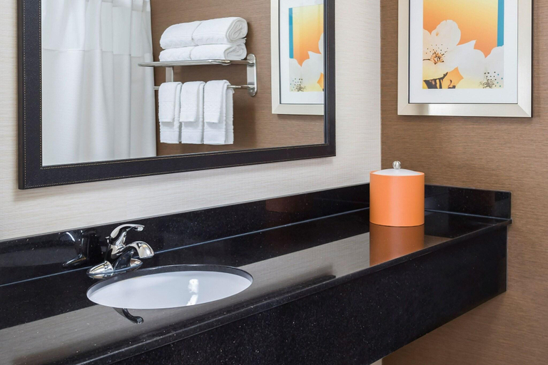 Bathroom 4, Fairfield Inn & Suites Springfield, Clark