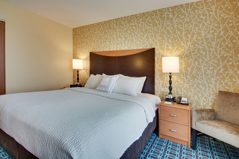 Bedroom 3, Fairfield Inn & Suites Ottawa Starved Rock Area, La Salle