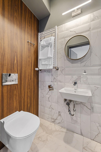 Bathroom 4, Krzywa Kamienica, Łódź