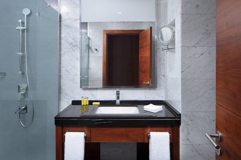 Bathroom 5, Delta Hotels by Marriott Istanbul Levent, Beşiktaş