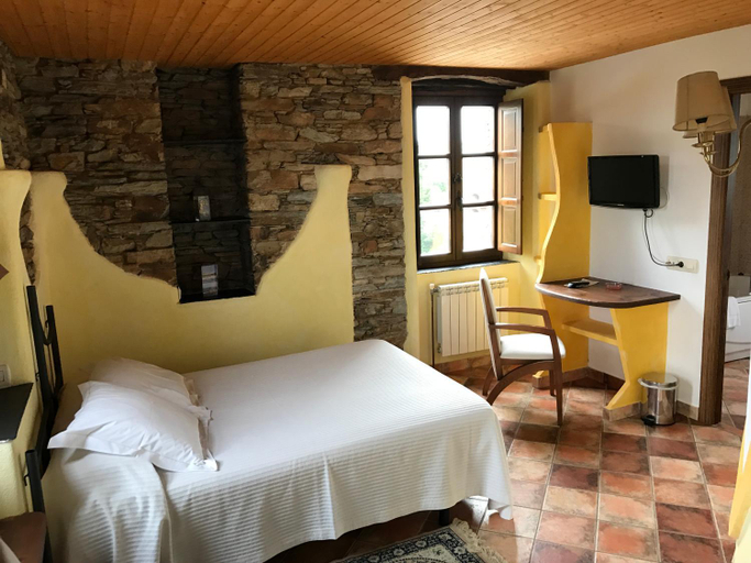 Bedroom 2, Hotel y Apartamentos Penarronda Playa, Asturias