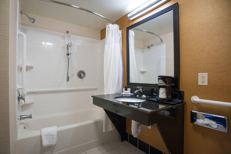 Bathroom 5, Fairfield Inn & Suites by Marriott Orange Beach, Baldwin