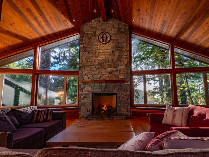 Public Area, The Cabins at Terrace Beach, Alberni-Clayoquot
