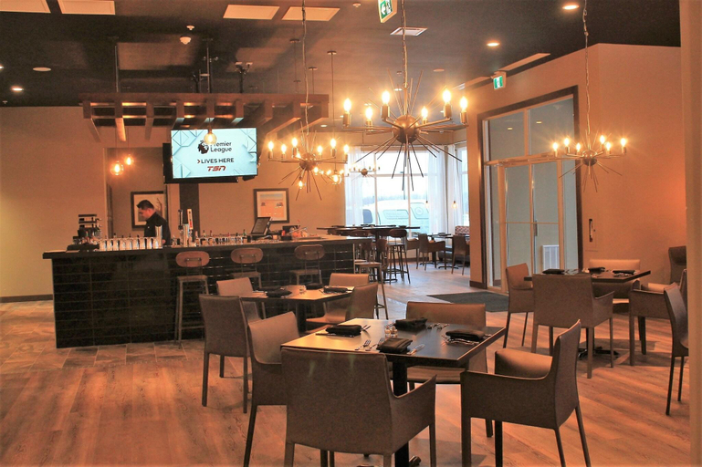 Food & Drinks 5, Four Points by Sheraton Grande Prairie, Division No. 19