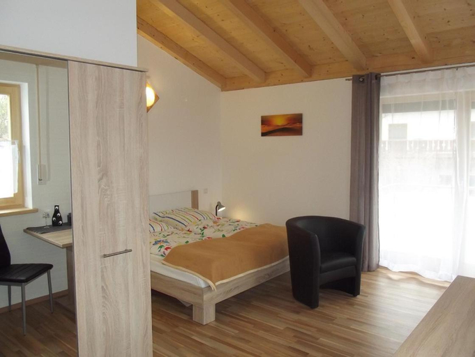 Bedroom 2, Gastehaus Hubertus Bad Aibling, Rosenheim