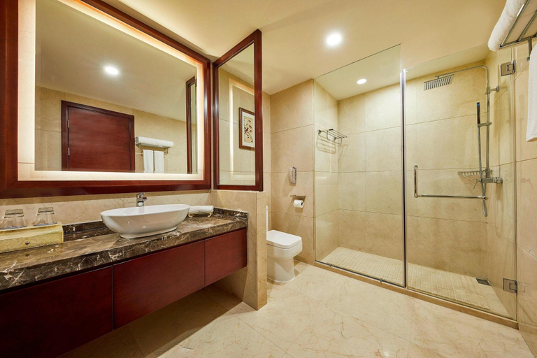 Bathroom 5, Four Points by Sheraton Danzhou, Hainan