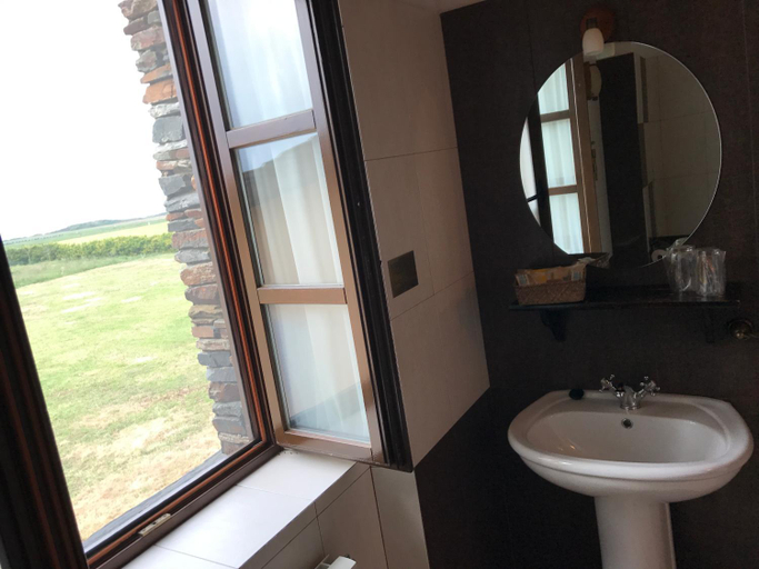 Bathroom 3, Hotel y Apartamentos Penarronda Playa, Asturias