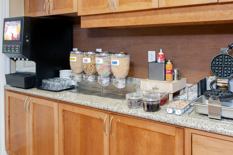 Food & Drinks 5, Residence Inn Moline Quad Cities, Rock Island