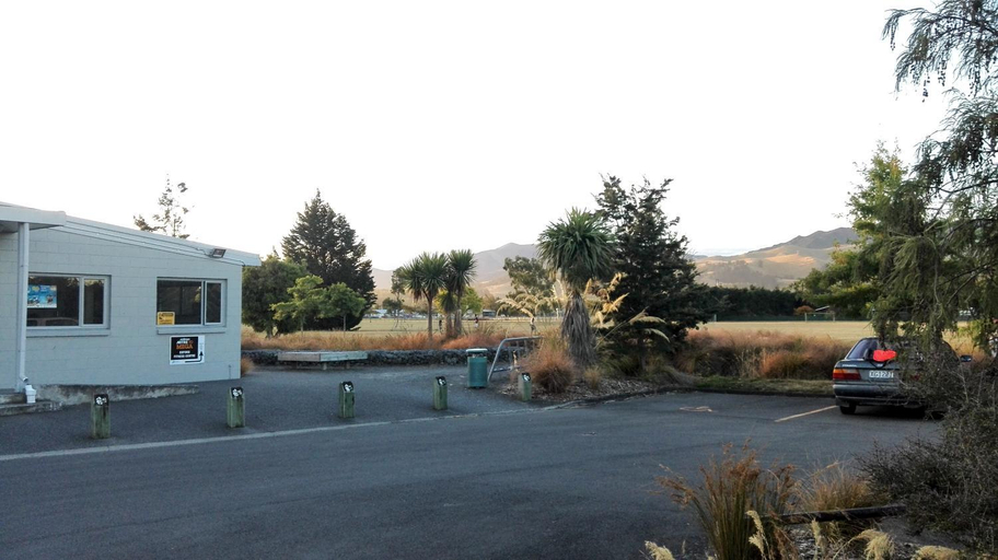 Others 5, Oxford Queenette Backpackers, Waimakariri