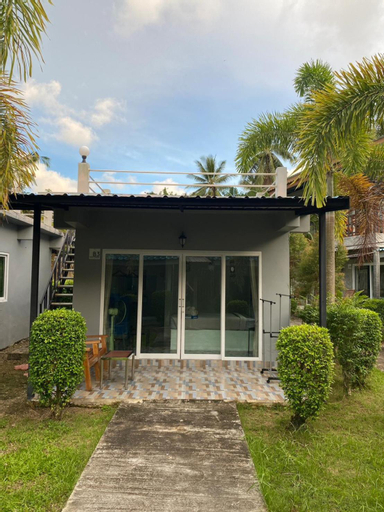Exterior 4