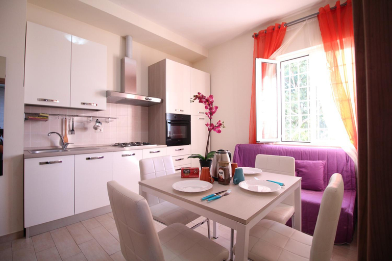 Others 3, Anagnina Apartment, Roma