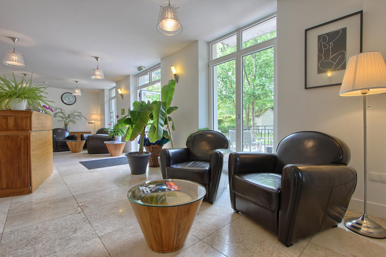 Public Area 2, Logis Hotel - Le Manoir de Sauvegrain, Yvelines