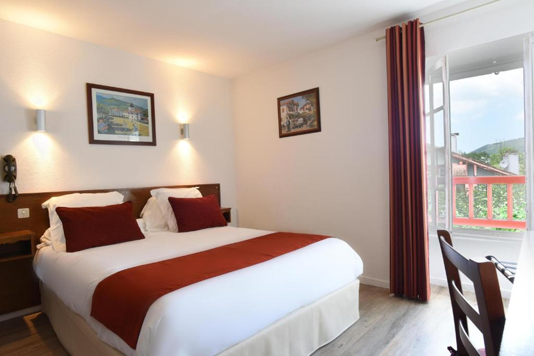 Bedroom 5, Logis Hotel Baratxartea, Pyrénées-Atlantiques
