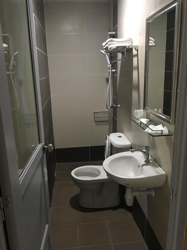 Bathroom 6