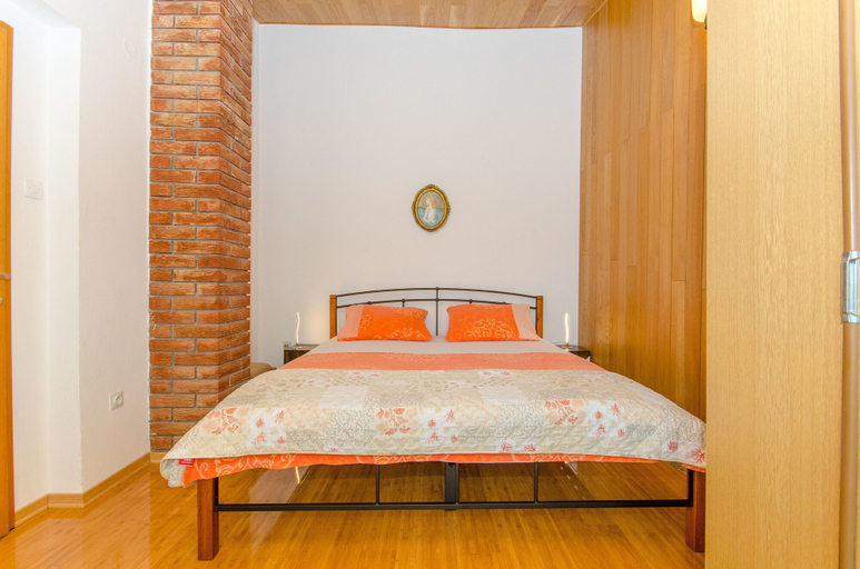 Bedroom 5, House Blanka, Okrug