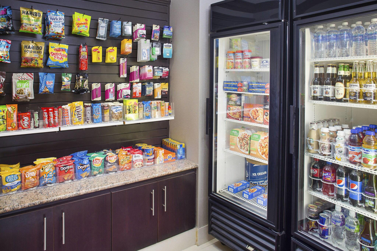 Food & Drinks 5, Residence Inn Richmond West End, Henrico