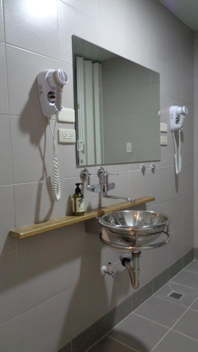 Bathroom 3, Temple Side Hostel, Tainan